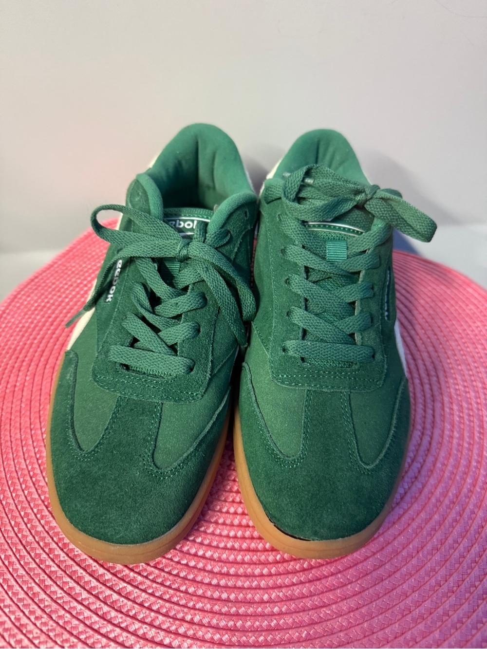 Reebok Green Suede Low-Top Sneakers with Gum Sole Women’s Sz 7.5